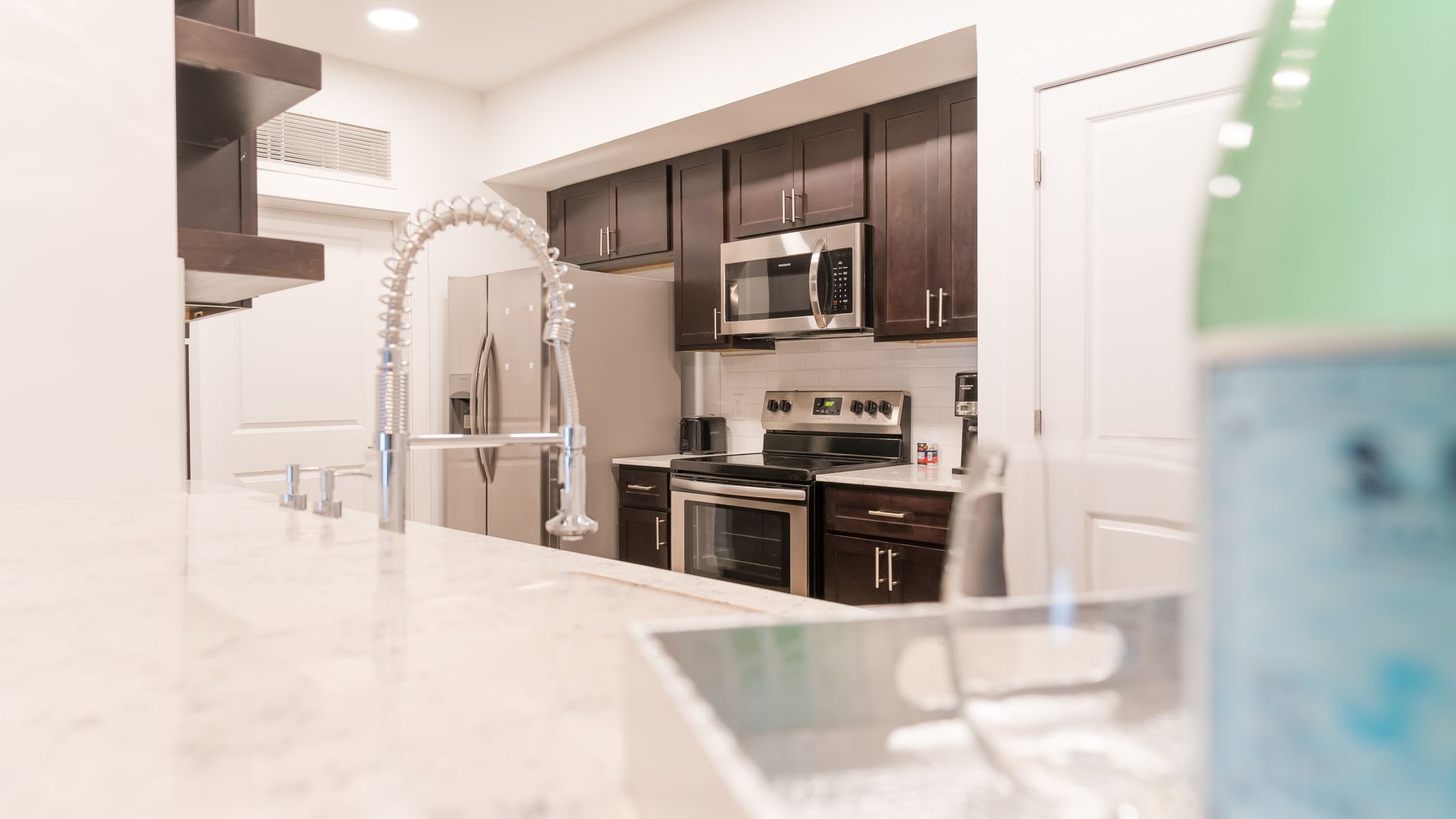 Nine Eighteen Apartments – photo 3