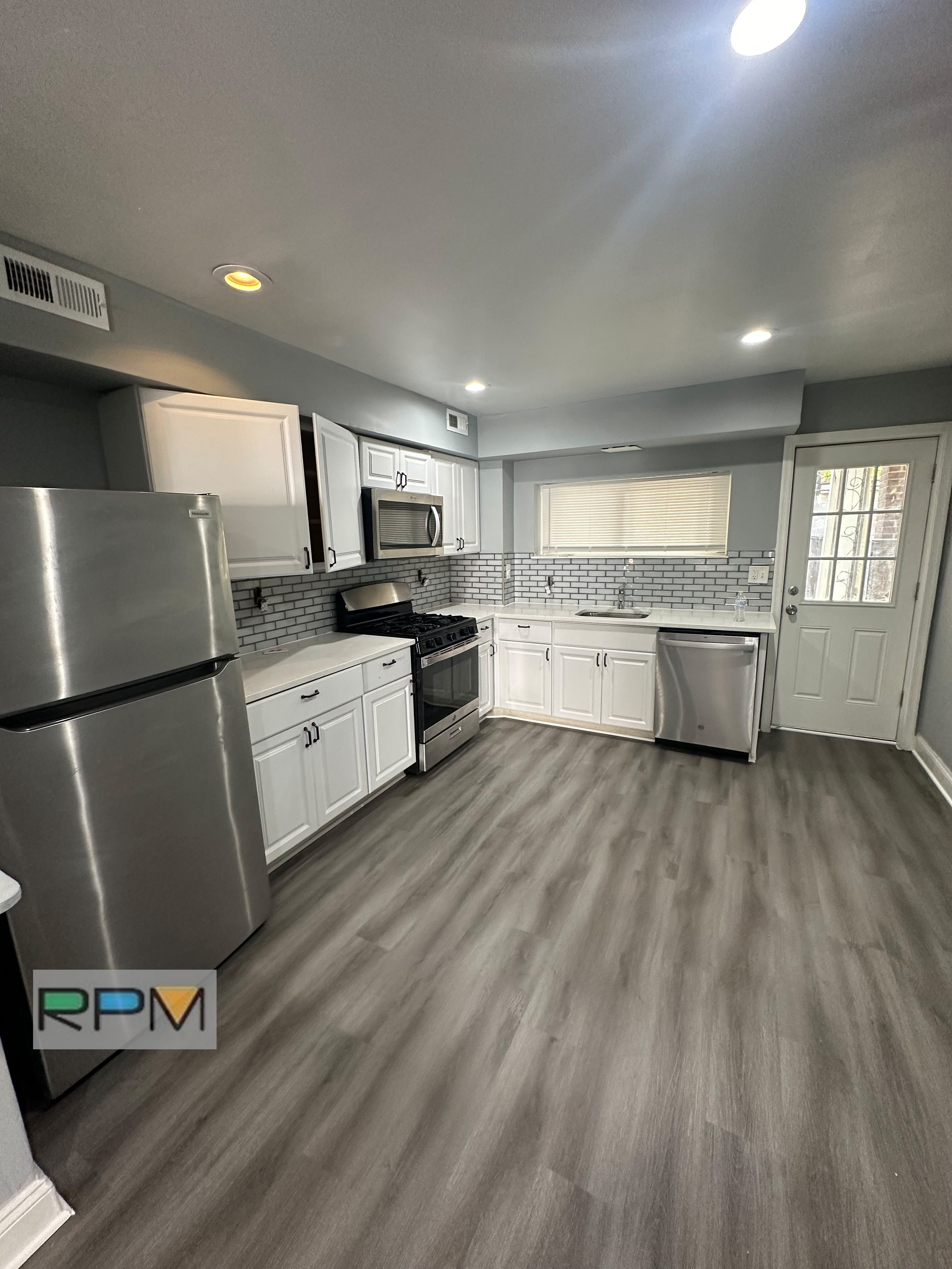 3719 E Pratt St – photo 5