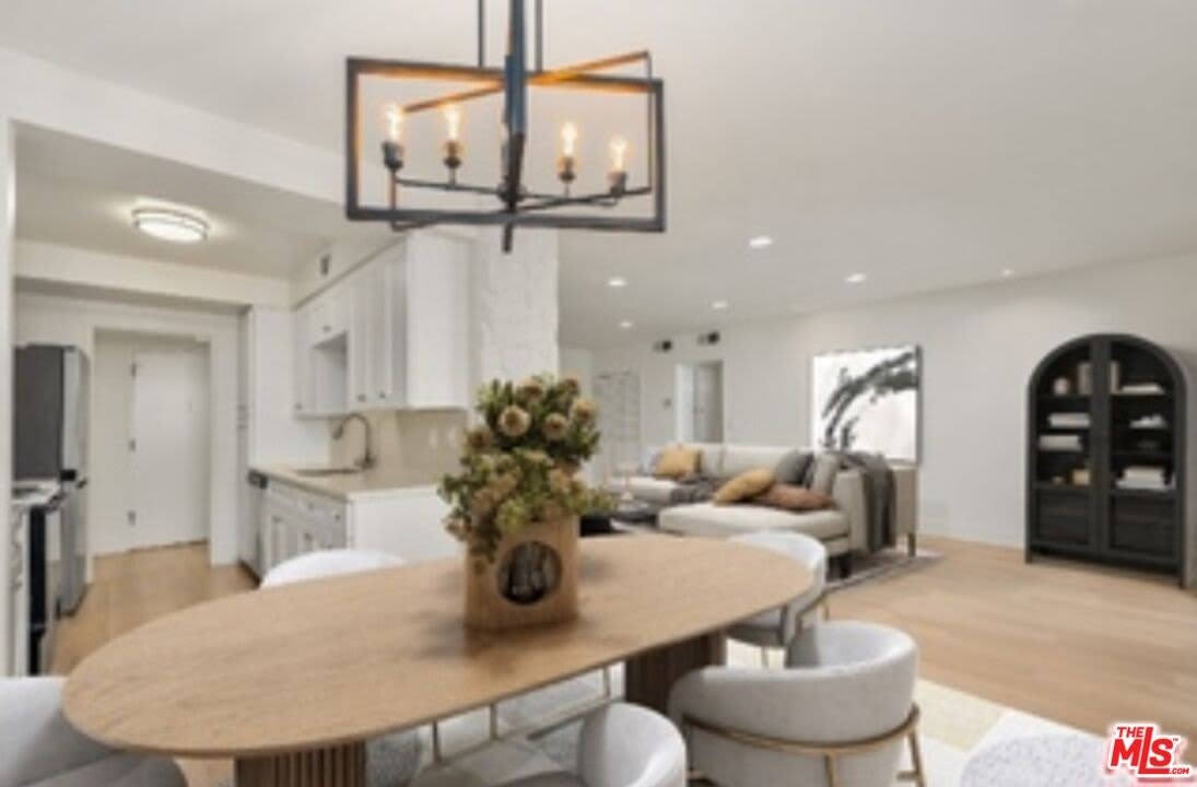 1262 S Barrington Ave – photo 4
