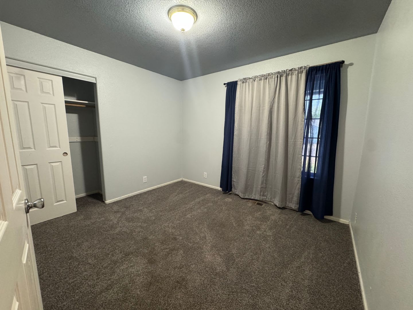 3 bedroom Home in Sutherlin – photo 5
