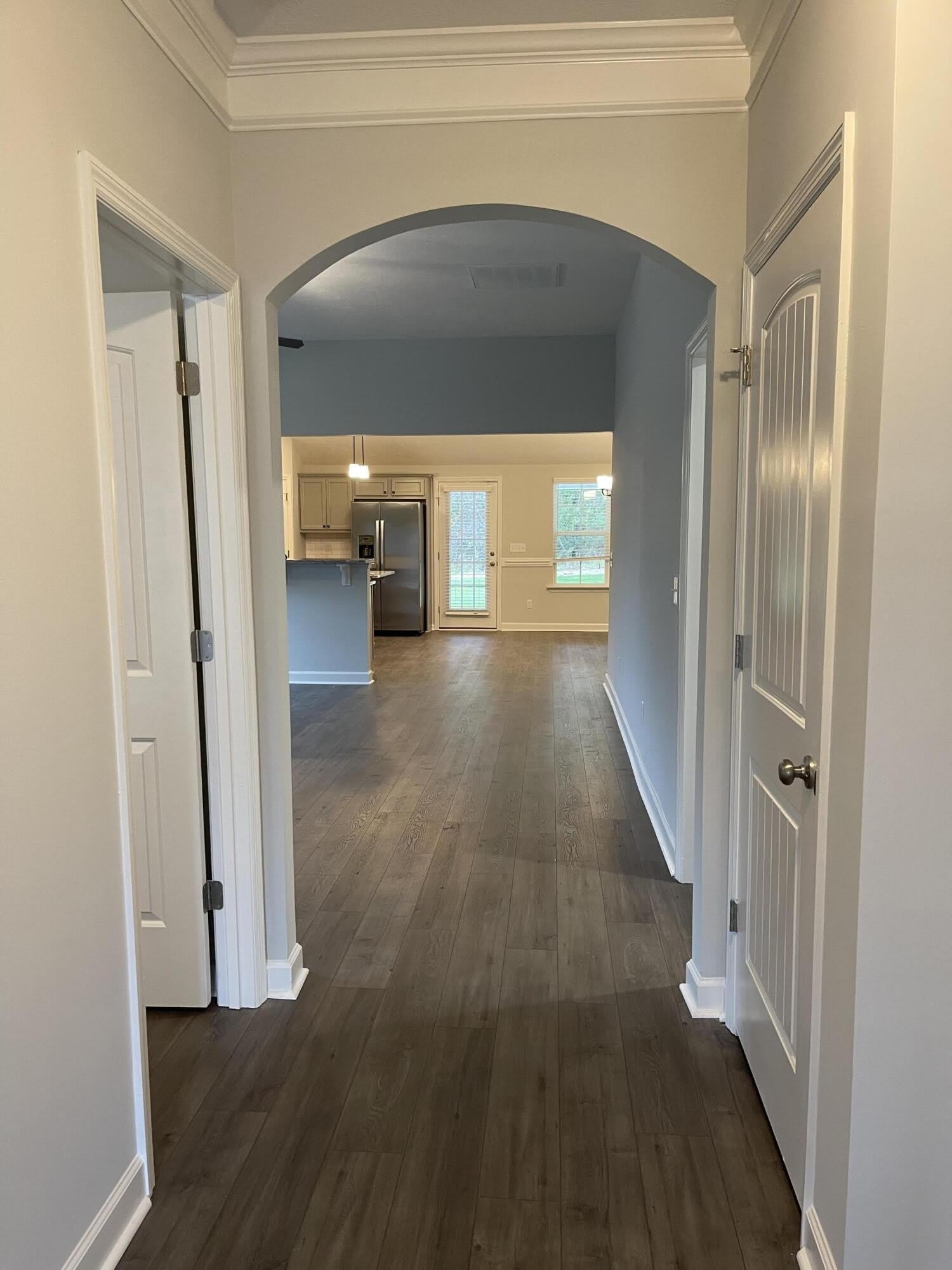 811 Goodale Drive – photo 2