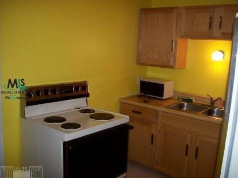 17444 IVANHOE Street – photo 5
