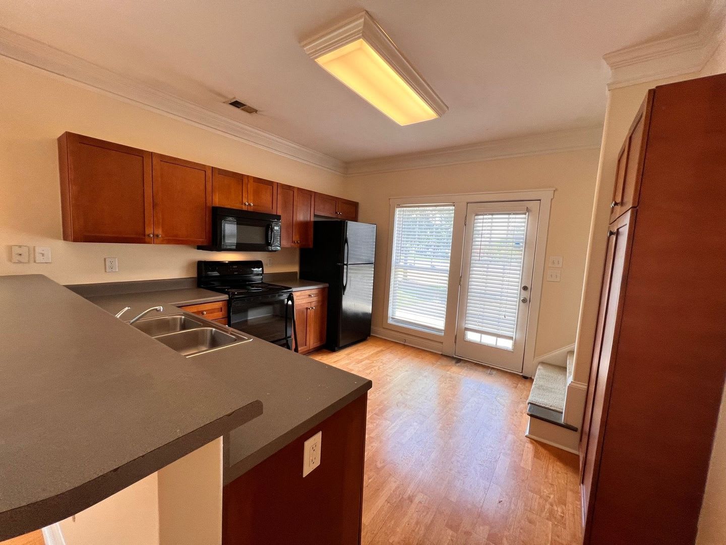 PRE-LEASING FOR AUGUST 6TH 2027! – photo 3