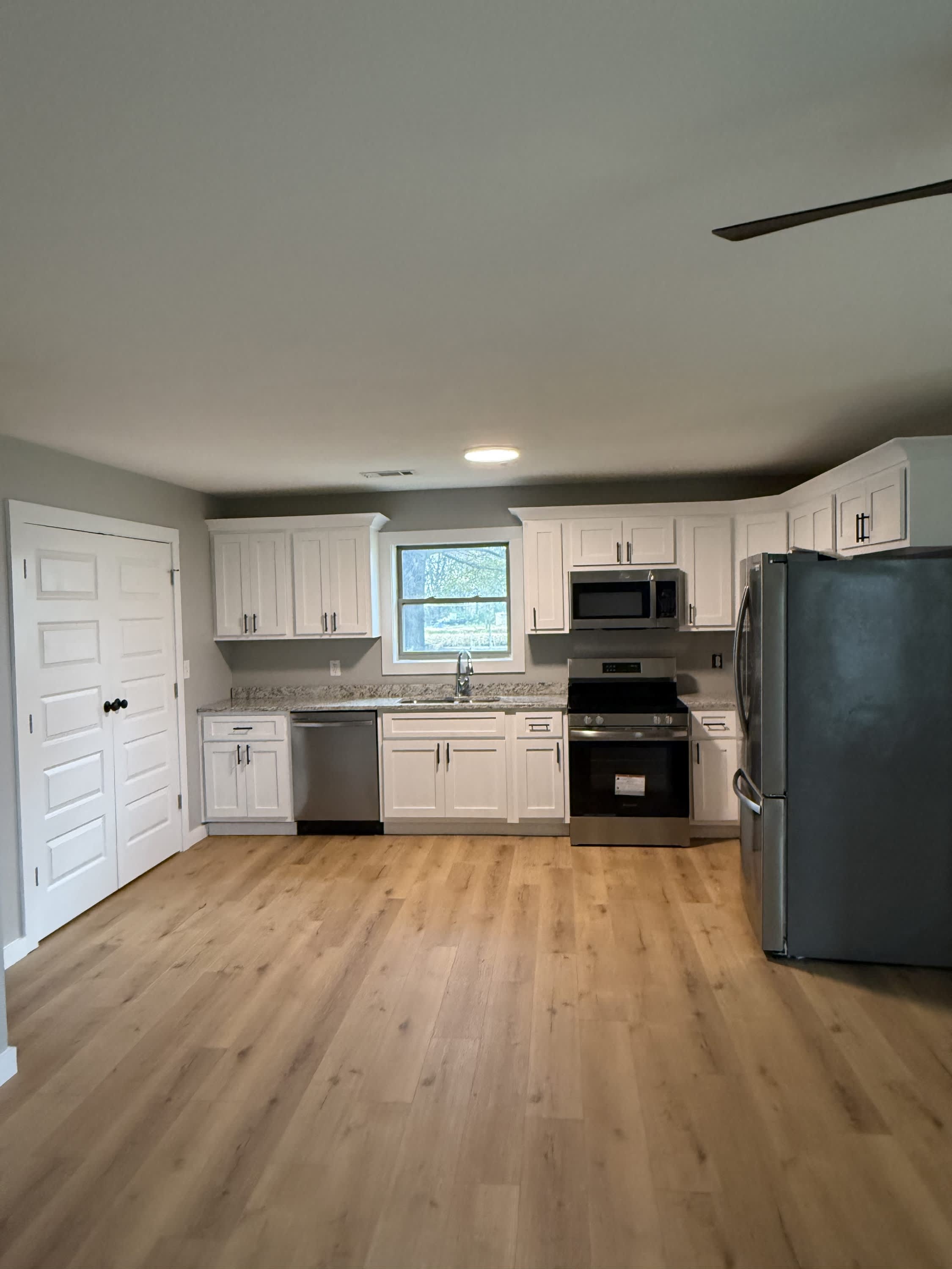 1057 East Olympia StreetUnit B – photo 1