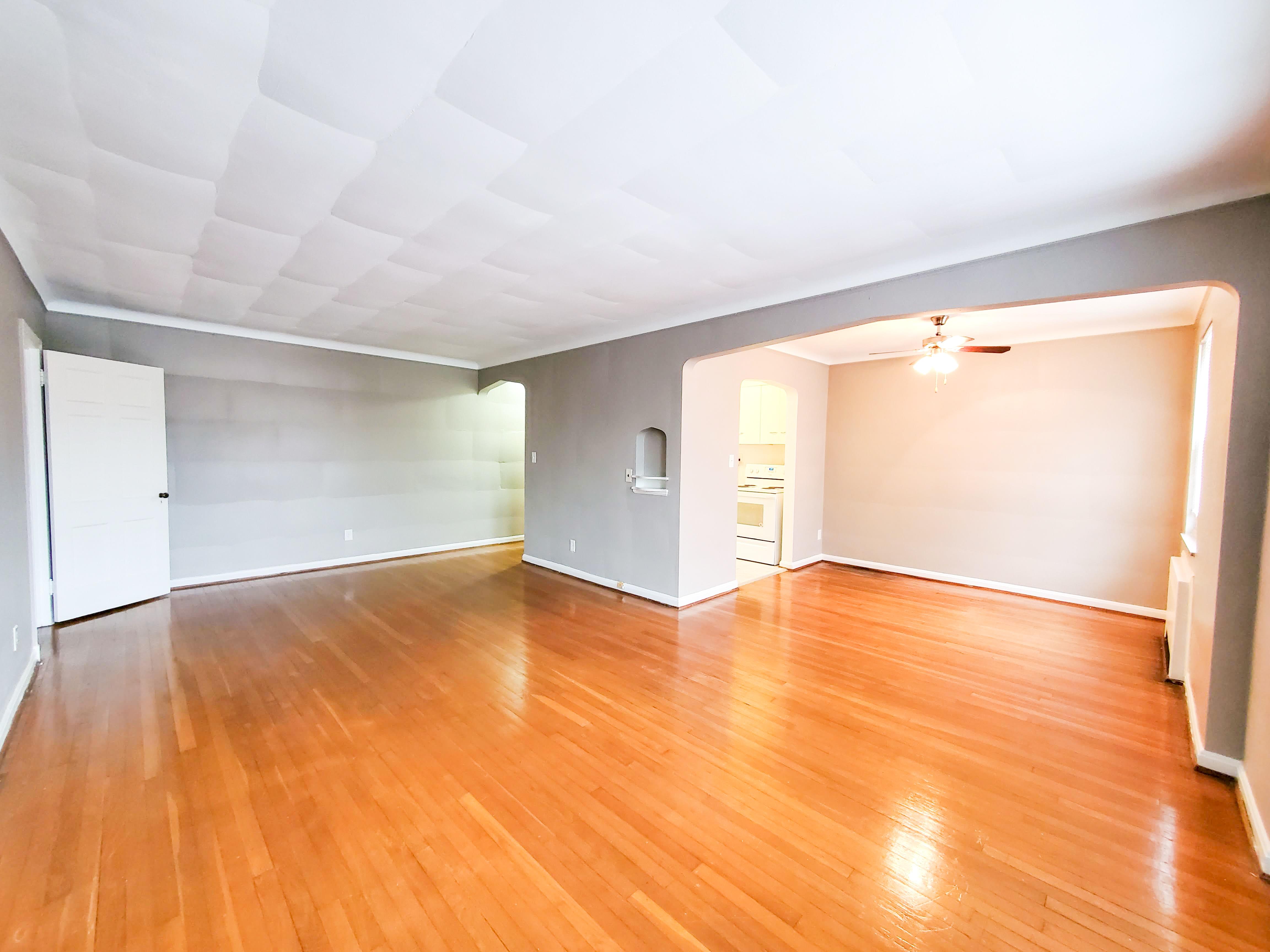 1890 Mannering Road 1 – photo 4