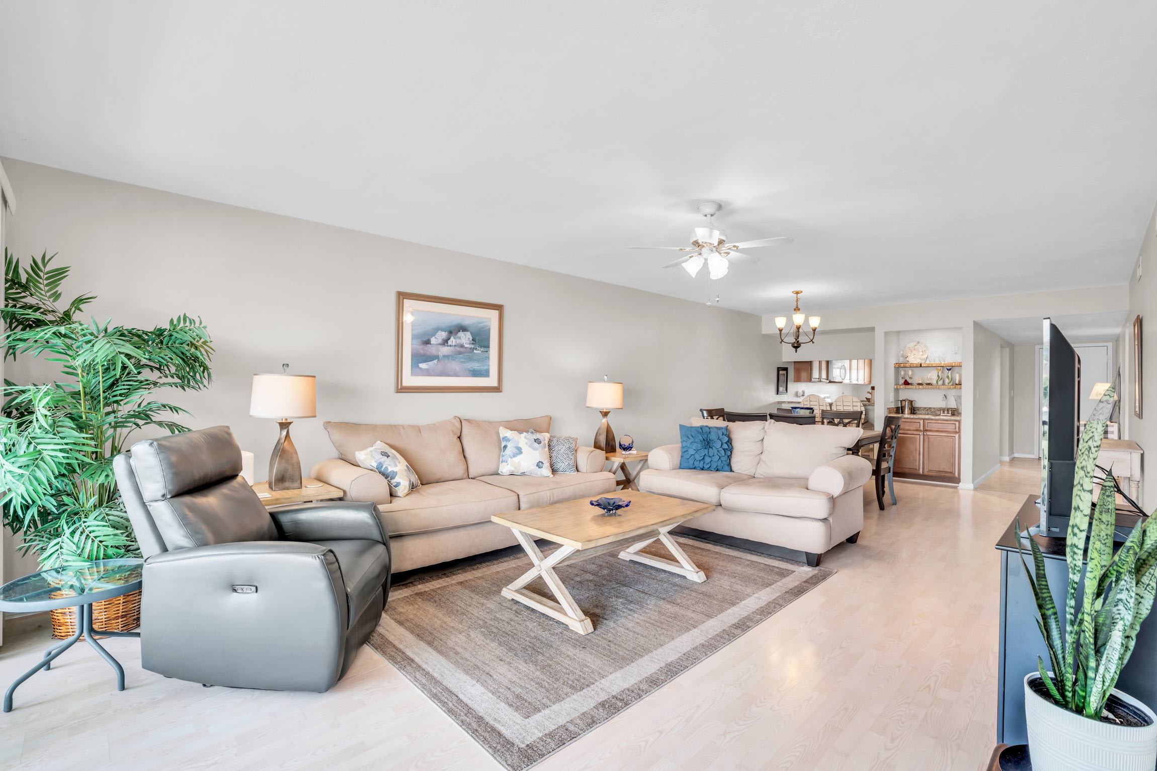 4640 Chantelle Drive 1 – photo 5