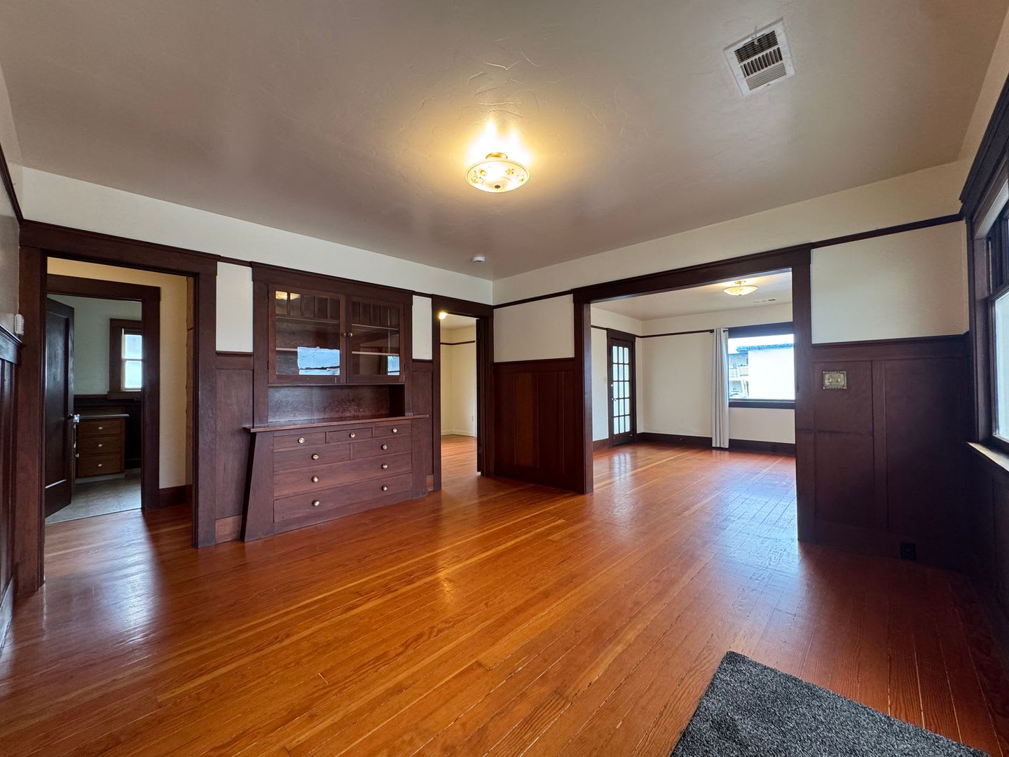 2/1 house, 2 car garage, yard, Very Nice – photo 5