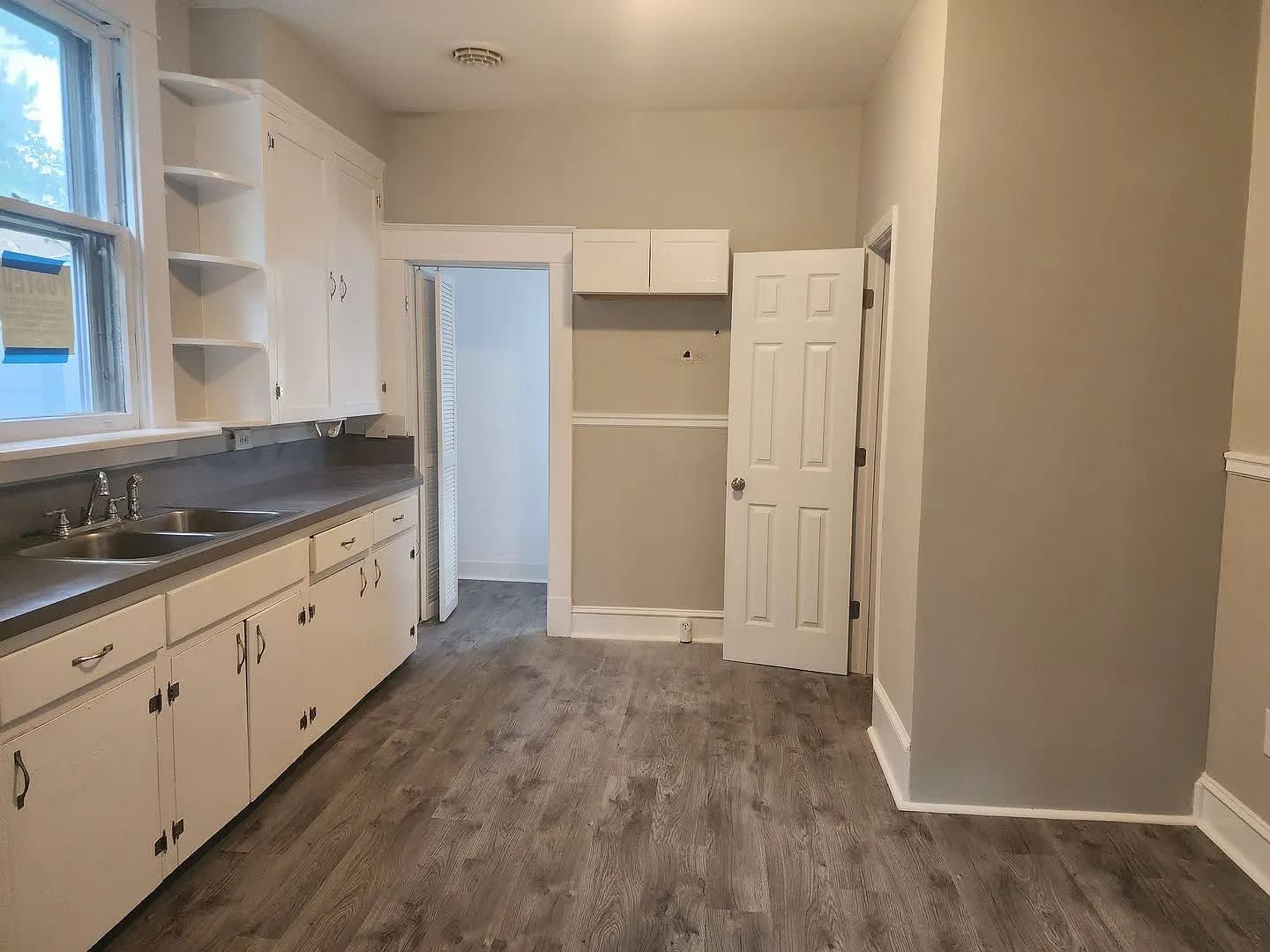 126 N Oak Ave – photo 3