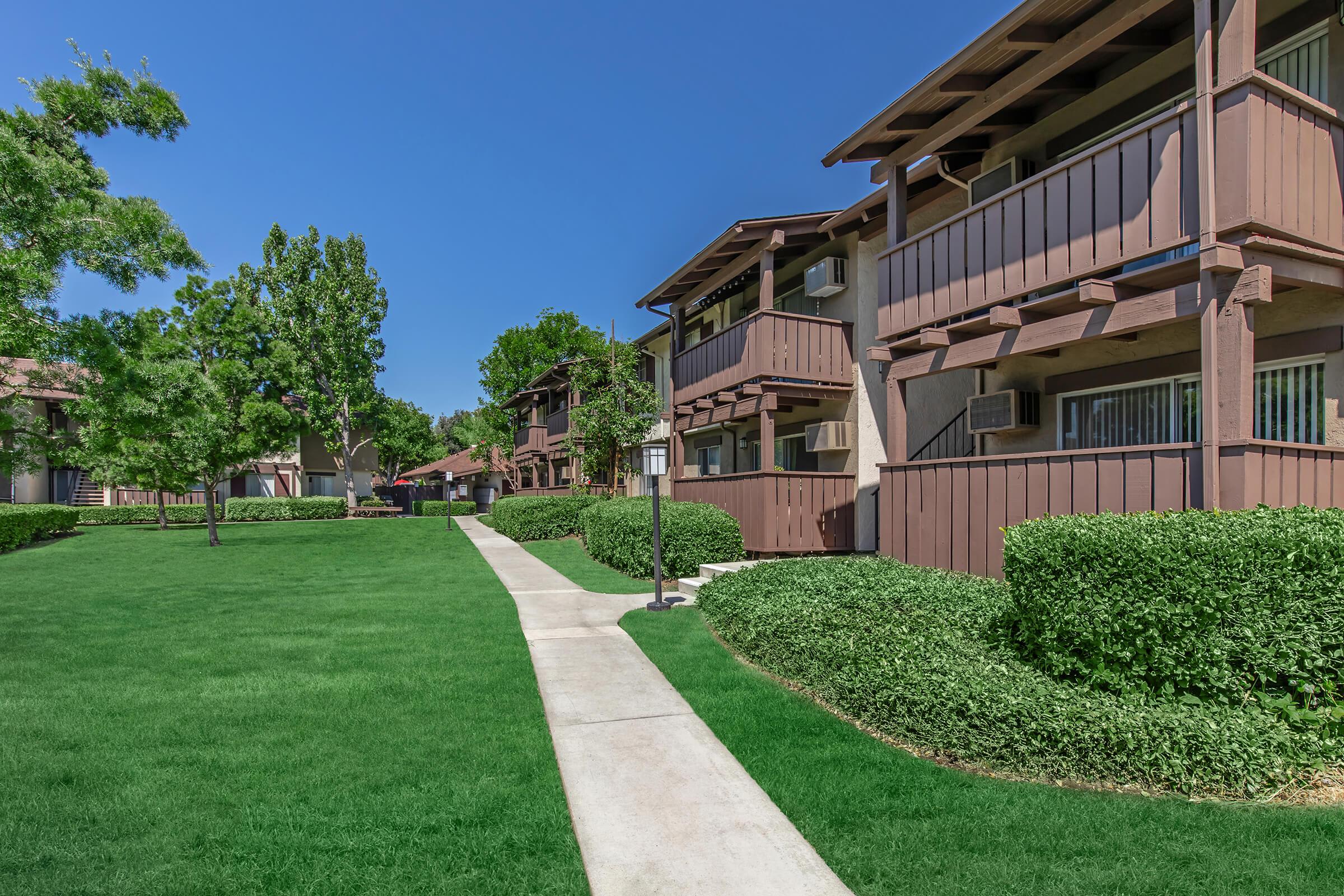 Country Hills Apartment Homes – photo 2