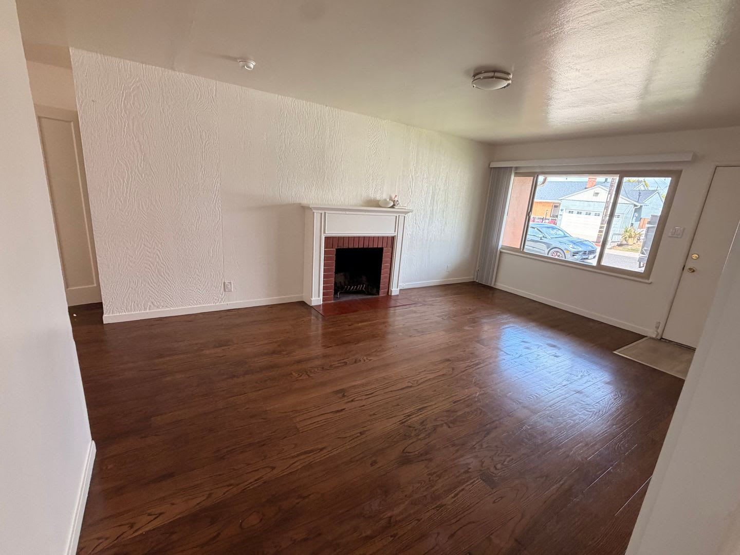 MUST SEE! BEAUTIFUL 3 BEDROOM 2 BATH HOME IN HAYWARD CA!!! – photo 4