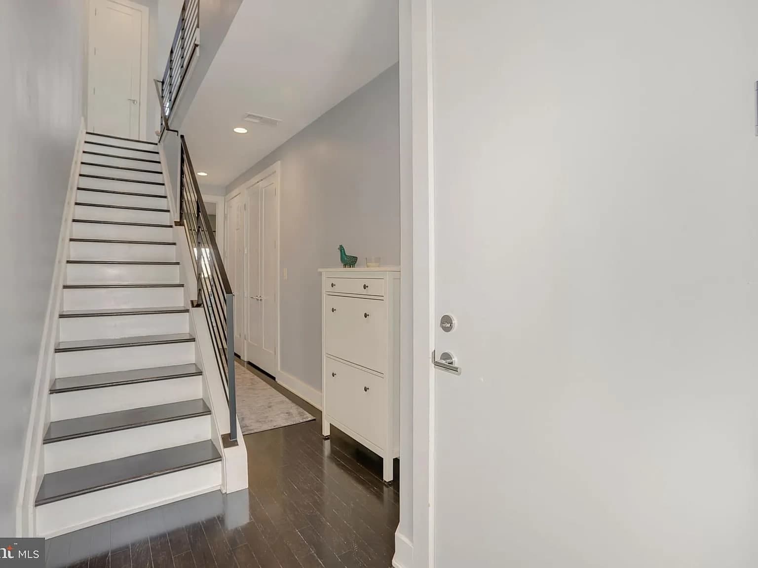 1030 Perry Street Northeast – photo 2