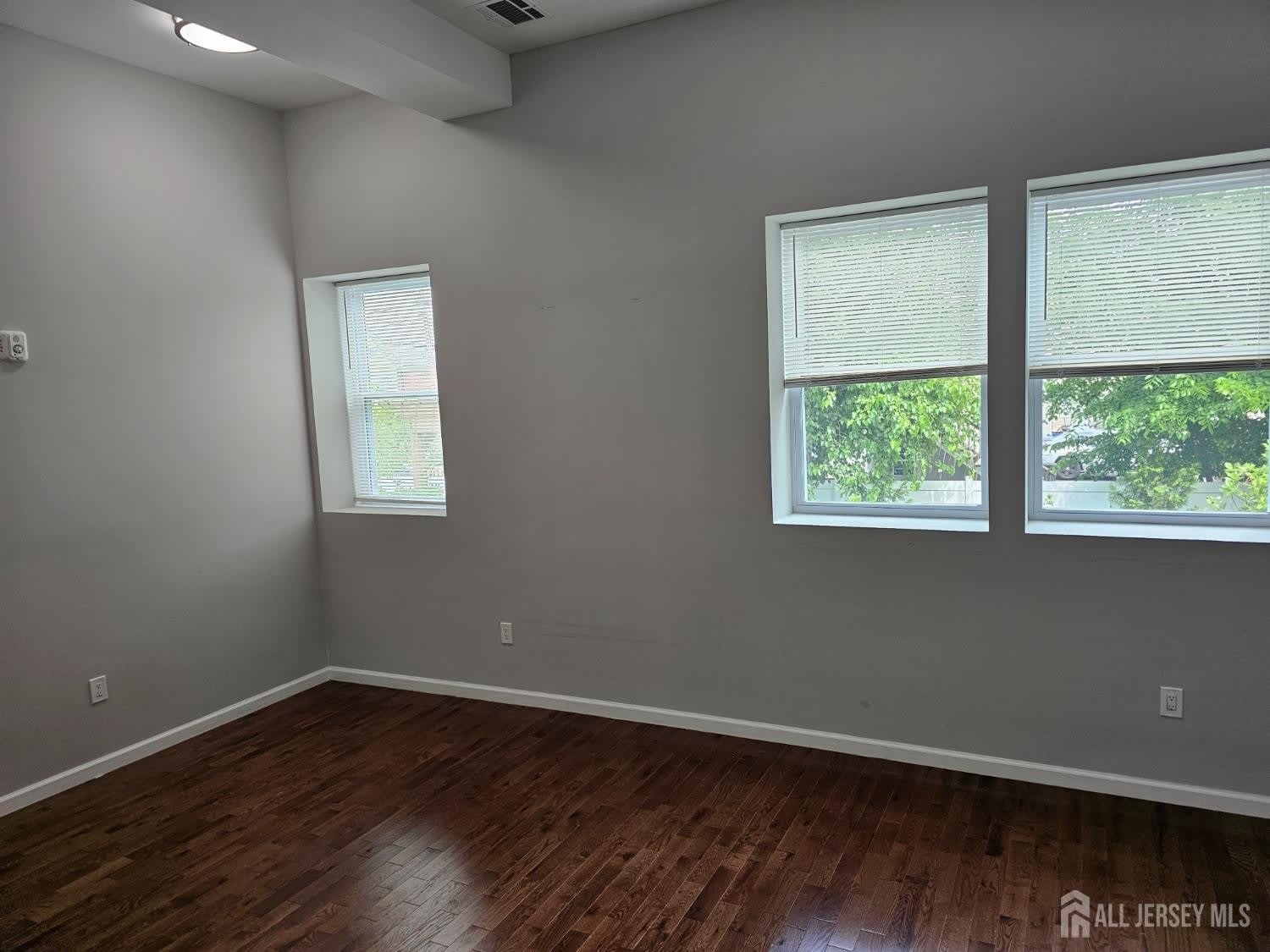 33 2nd Street – photo 3