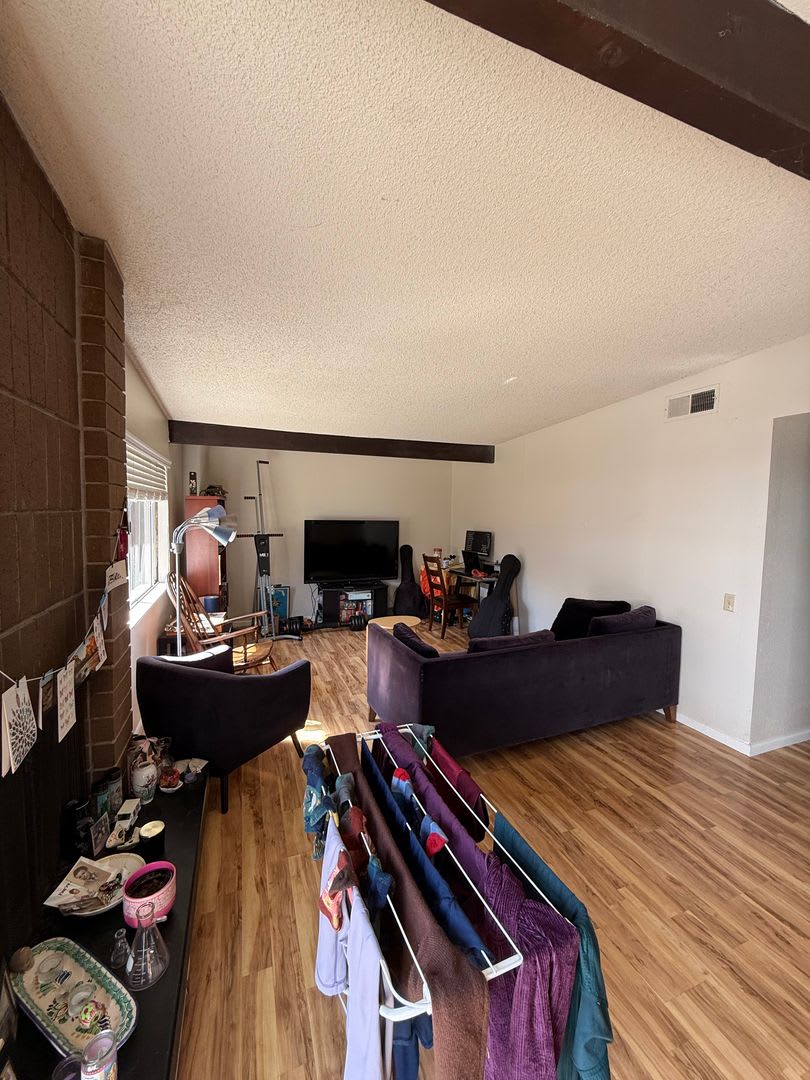 Charming 3-bedroom, 2-bathroom duplex in West Davis. – photo 4