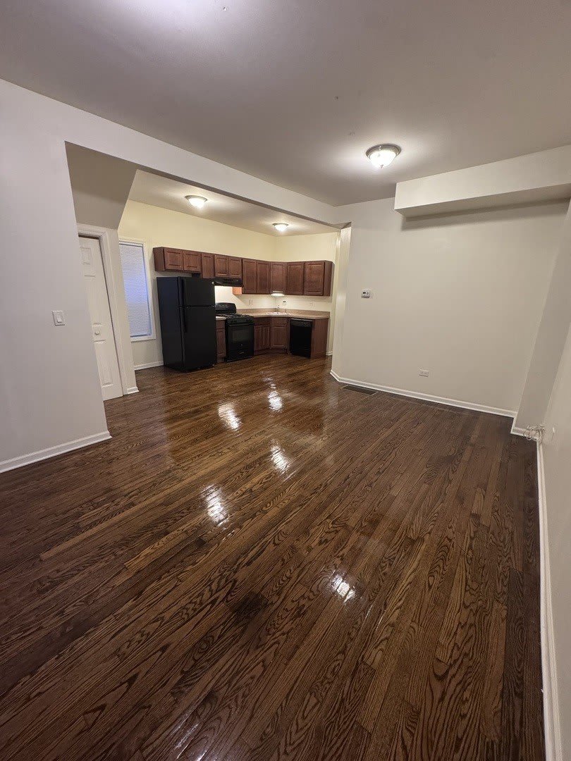 1251 N Springfield Avenue – photo 2
