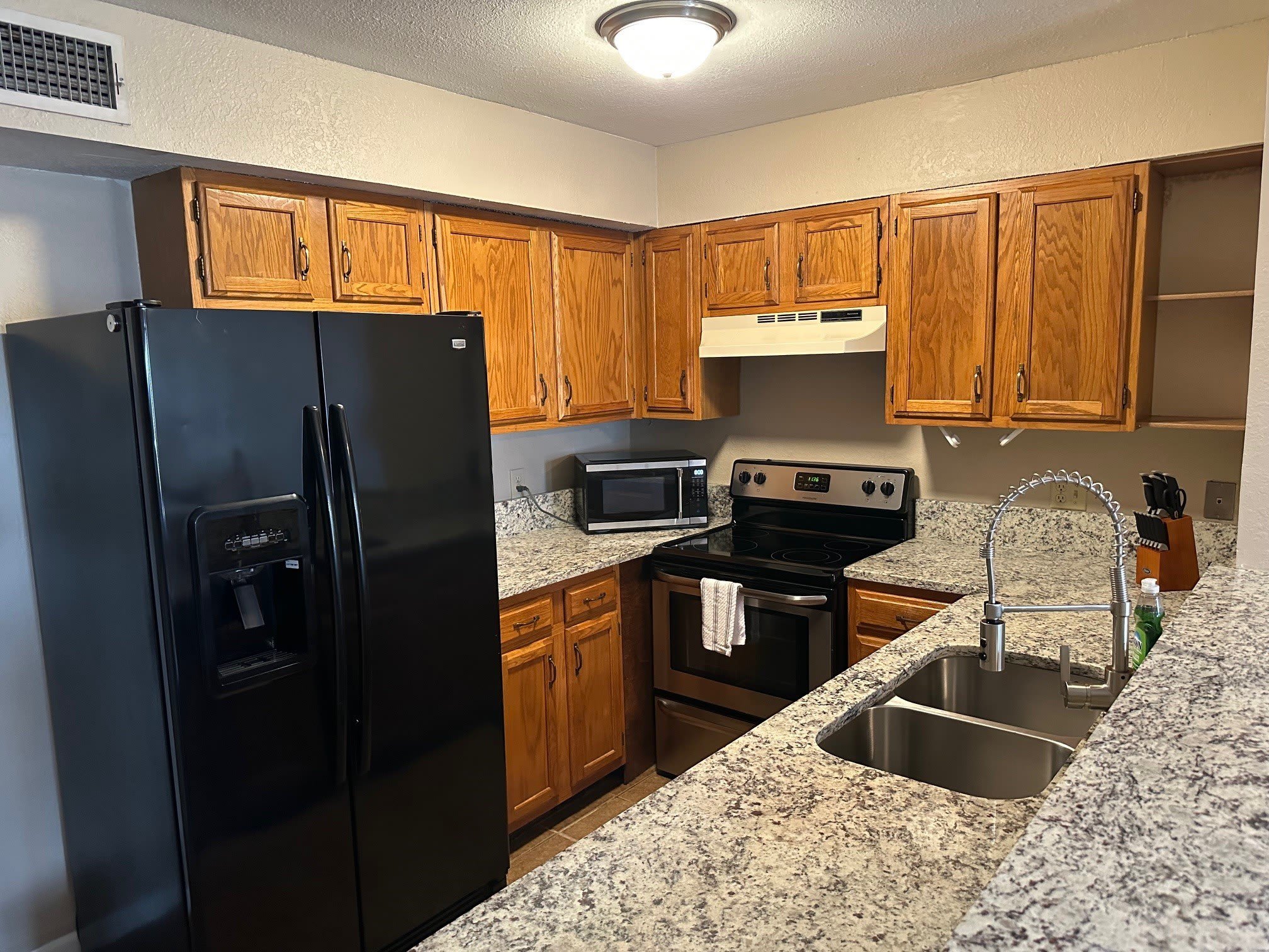 921 Bruce Way – photo 4