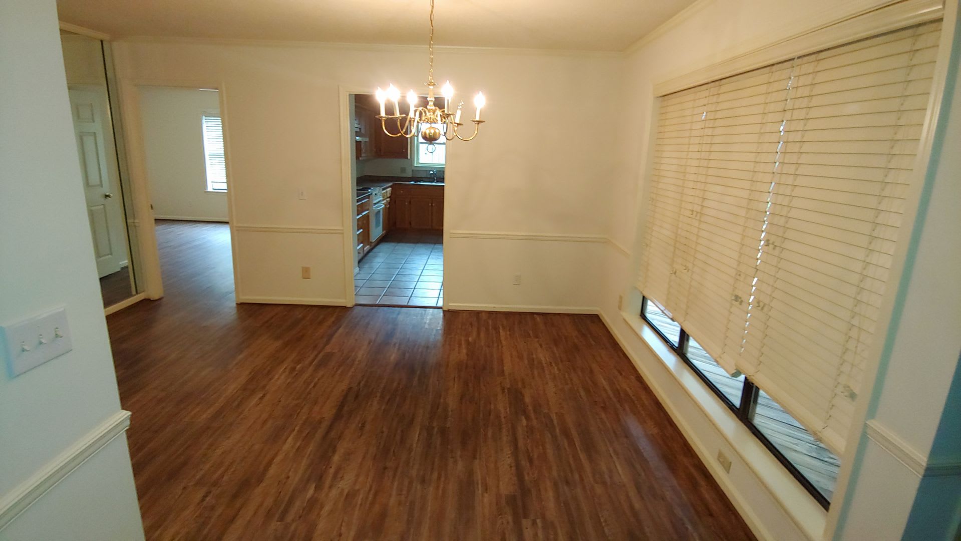 3 bedroom 2 bath in Reston Place – photo 4
