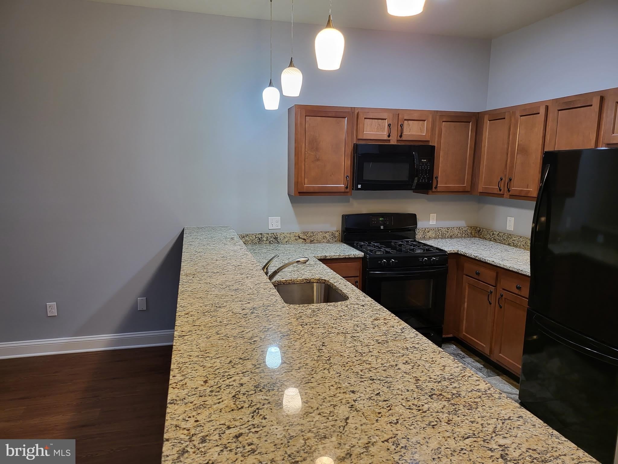 507 S BOND Street – photo 4