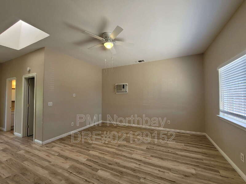 225 Madison St – photo 4