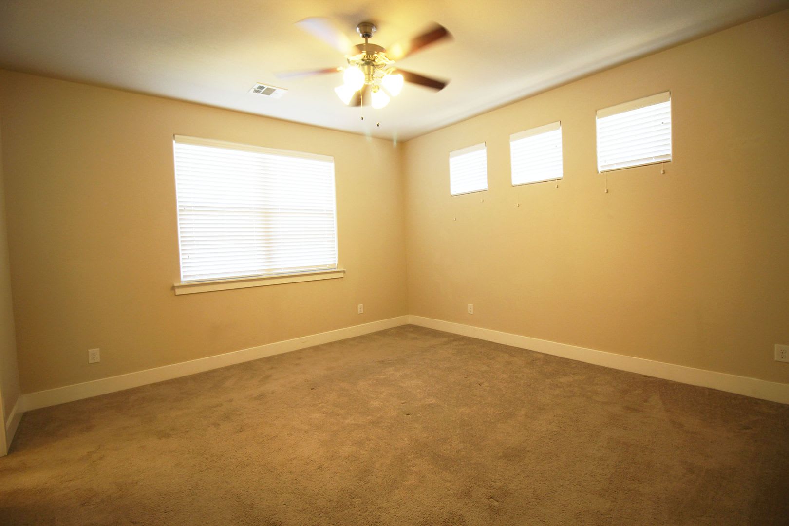3 Bed 2 5 Bath Townhouse In Georgetown Tx 523 High Tech – photo 5