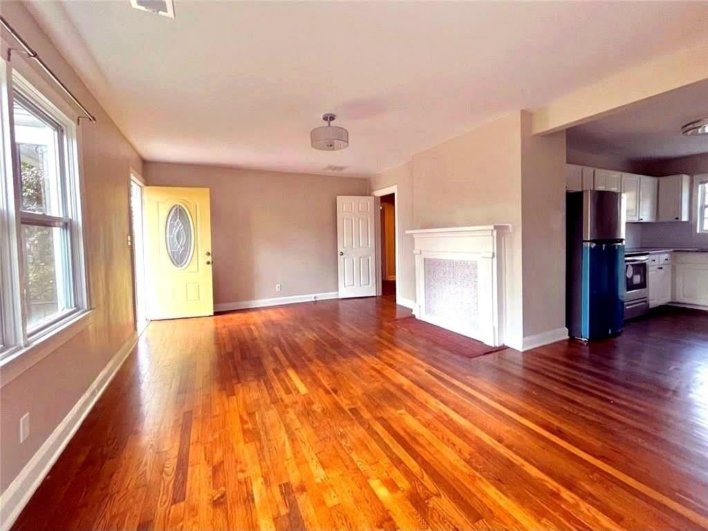 1449 Lynford Drive SW – photo 4
