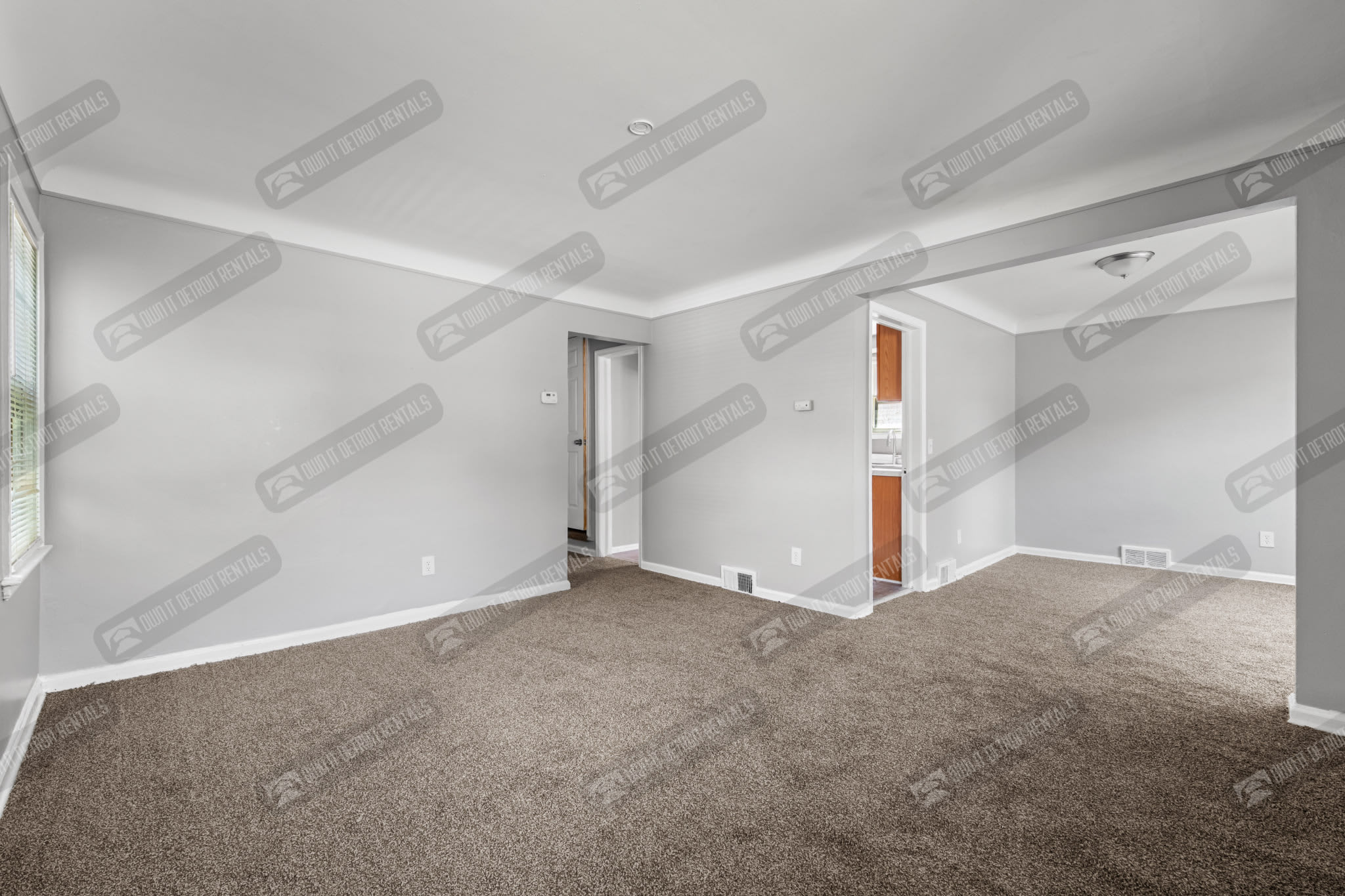 8442 Warwick St – photo 4