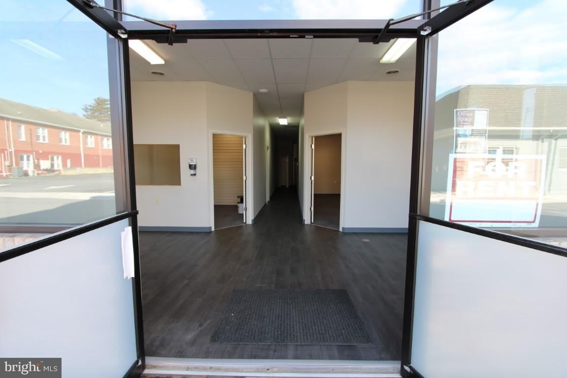 110 E HIGH Street – photo 1