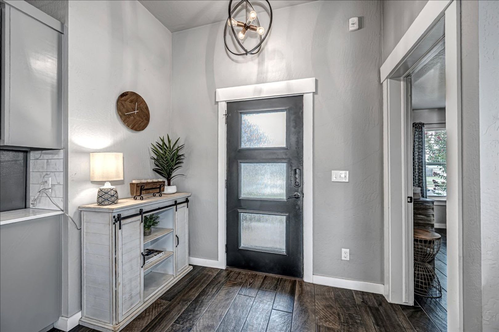 Look At This Beautiful Home – photo 4
