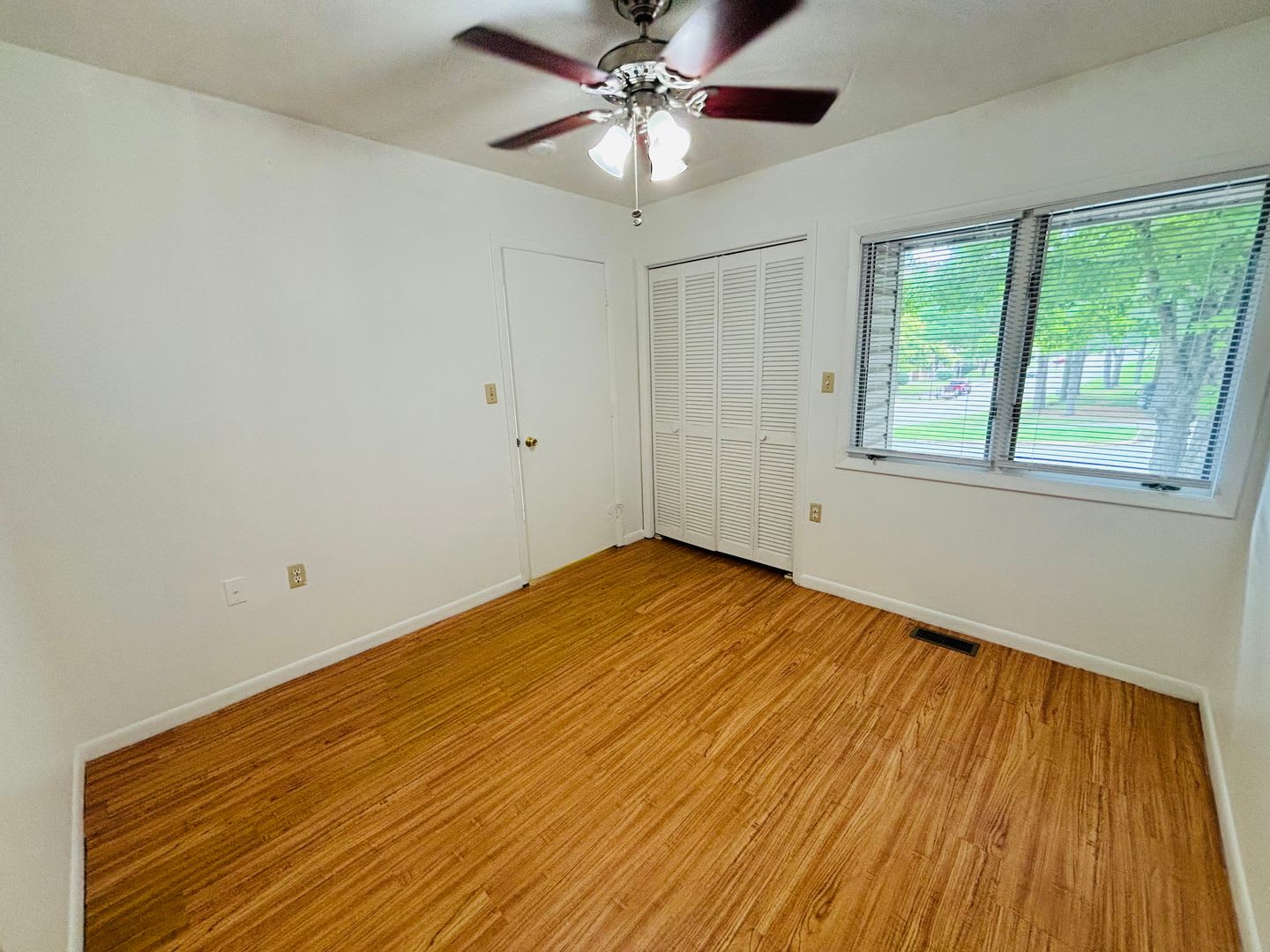 3 Bedroom 2.5 Bath Townhouse – photo 5