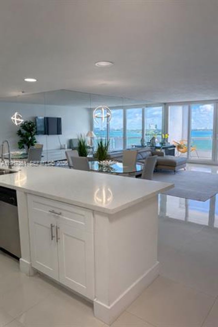 1717 N Bayshore Dr Cu A 1132 Miami Fl 33132 – photo 3