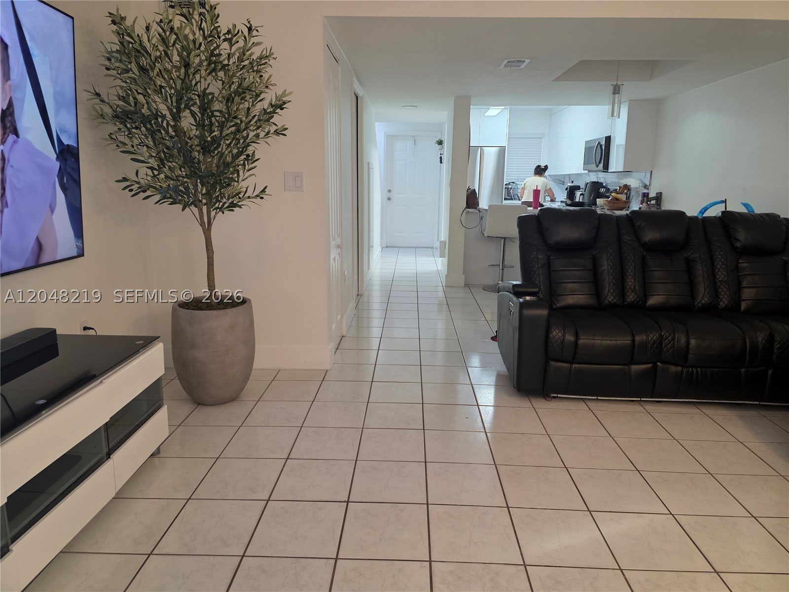 523 W 68th St – photo 3