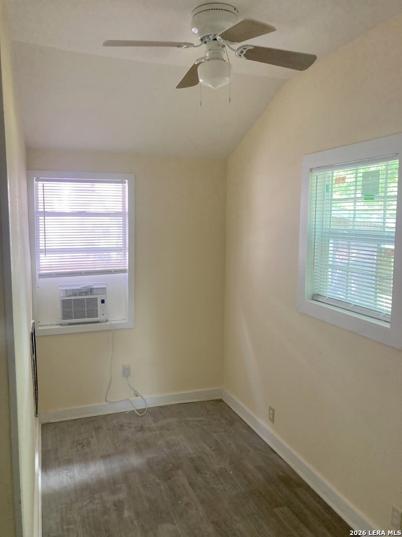 2409 BOOKER ST – photo 4