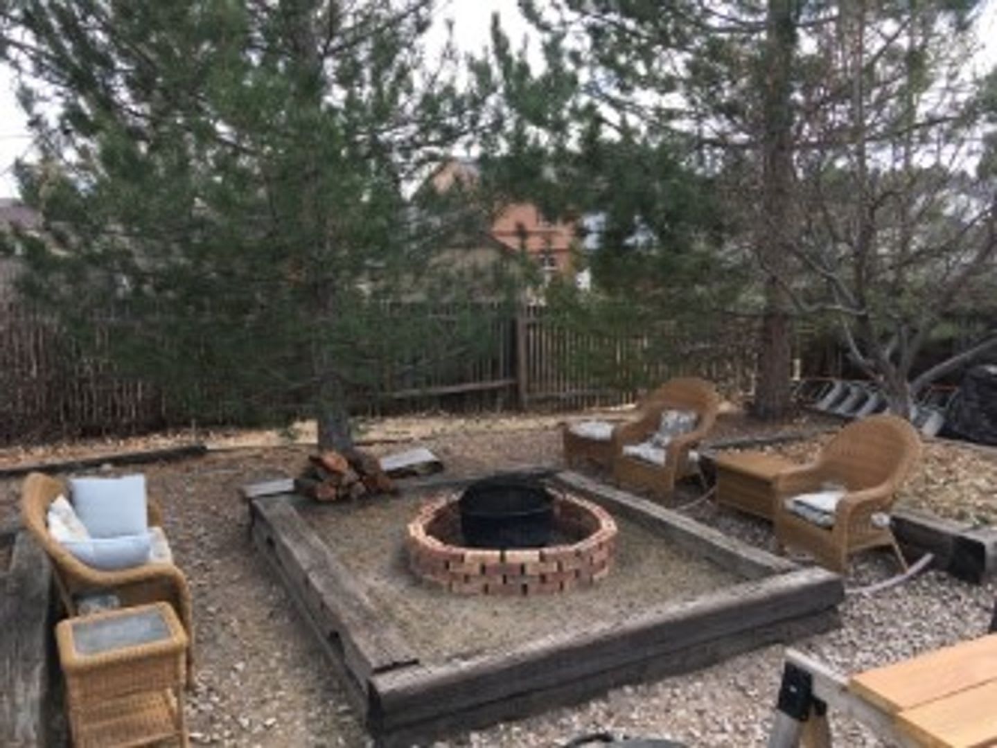 Near Downtown Castle Rock location with No HOA and HUGE YARD – photo 3