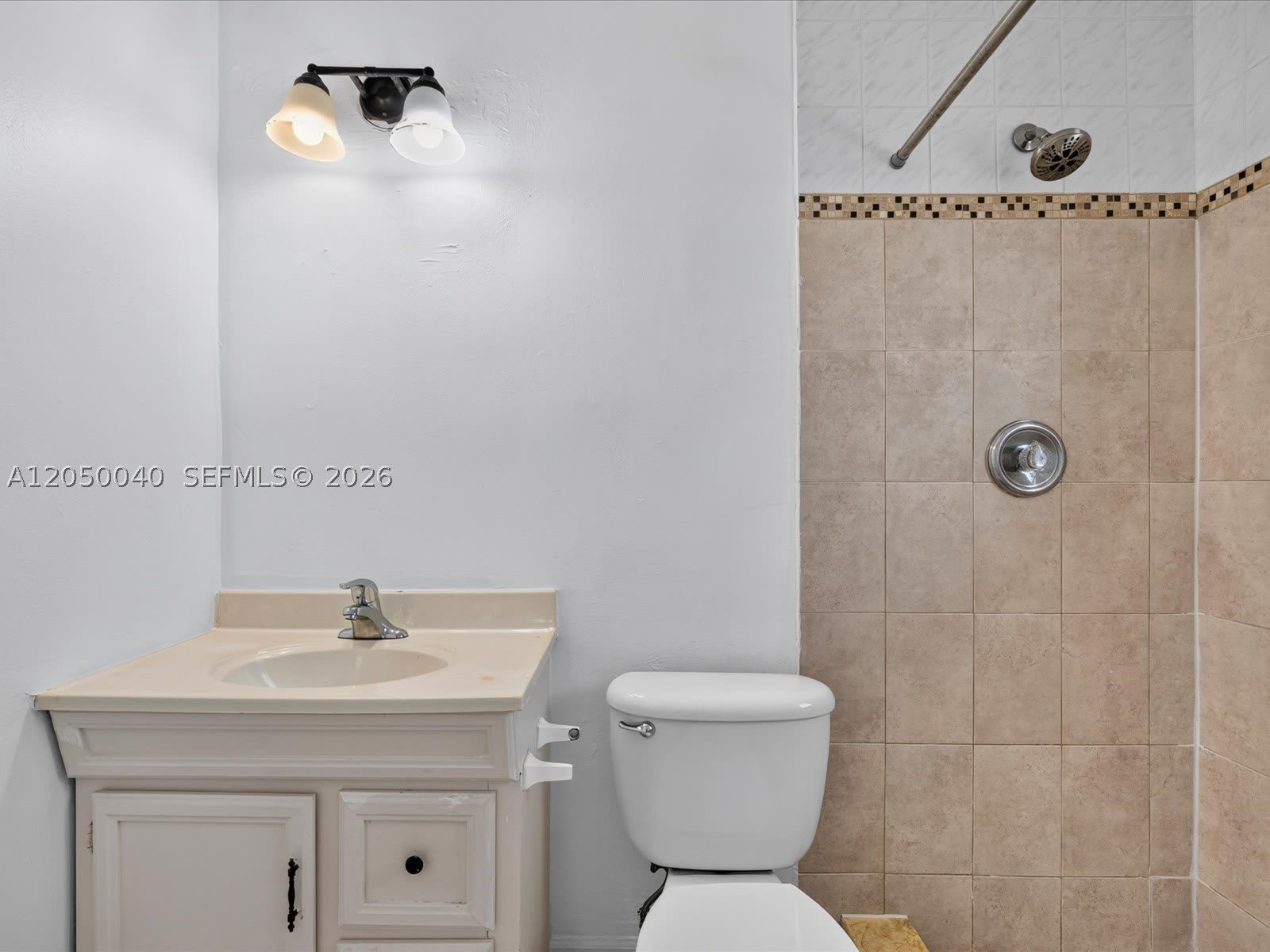 2513 NE 33rd Ave – photo 5