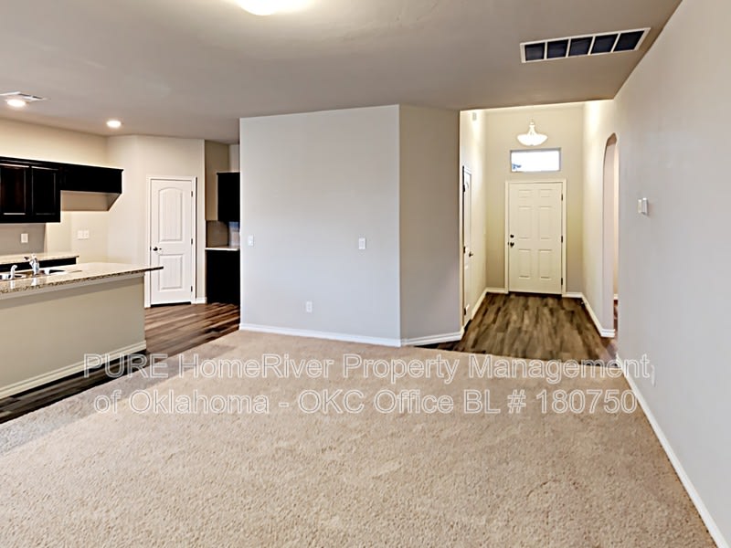2512 Caden Ct – photo 3