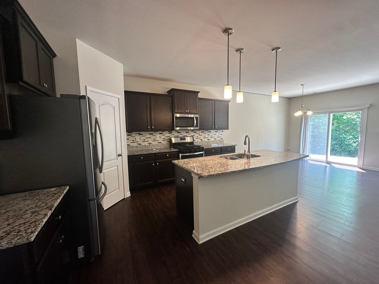Spacious 4 Bedroom Home Available Now – photo 3