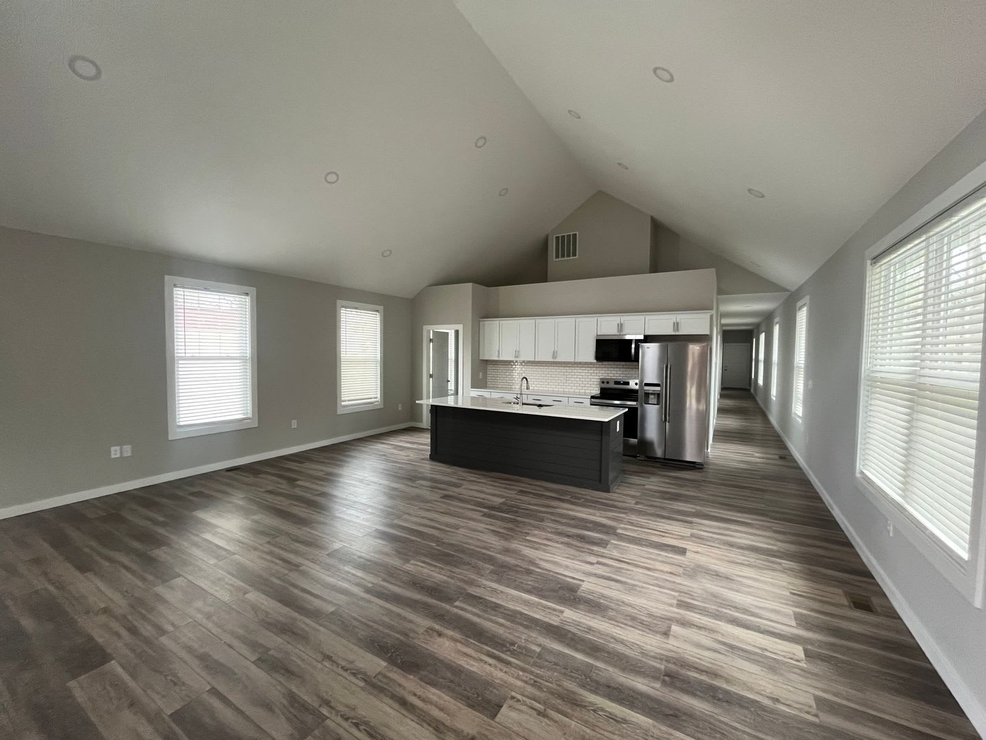 New Construction 4BR/4.5BA Great Location! – photo 3
