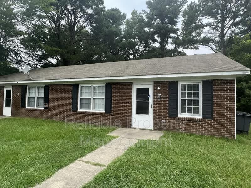 505 E Elizabeth St – photo 1