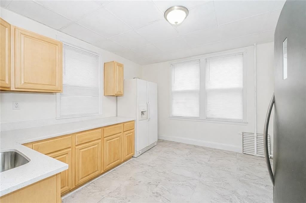 380 Saint Mark's Place – photo 4