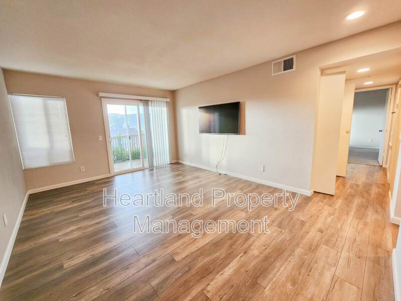 906 S Rancho Santa Fe Rd – photo 2
