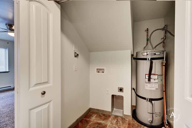 2074 Gold Ave – photo 4
