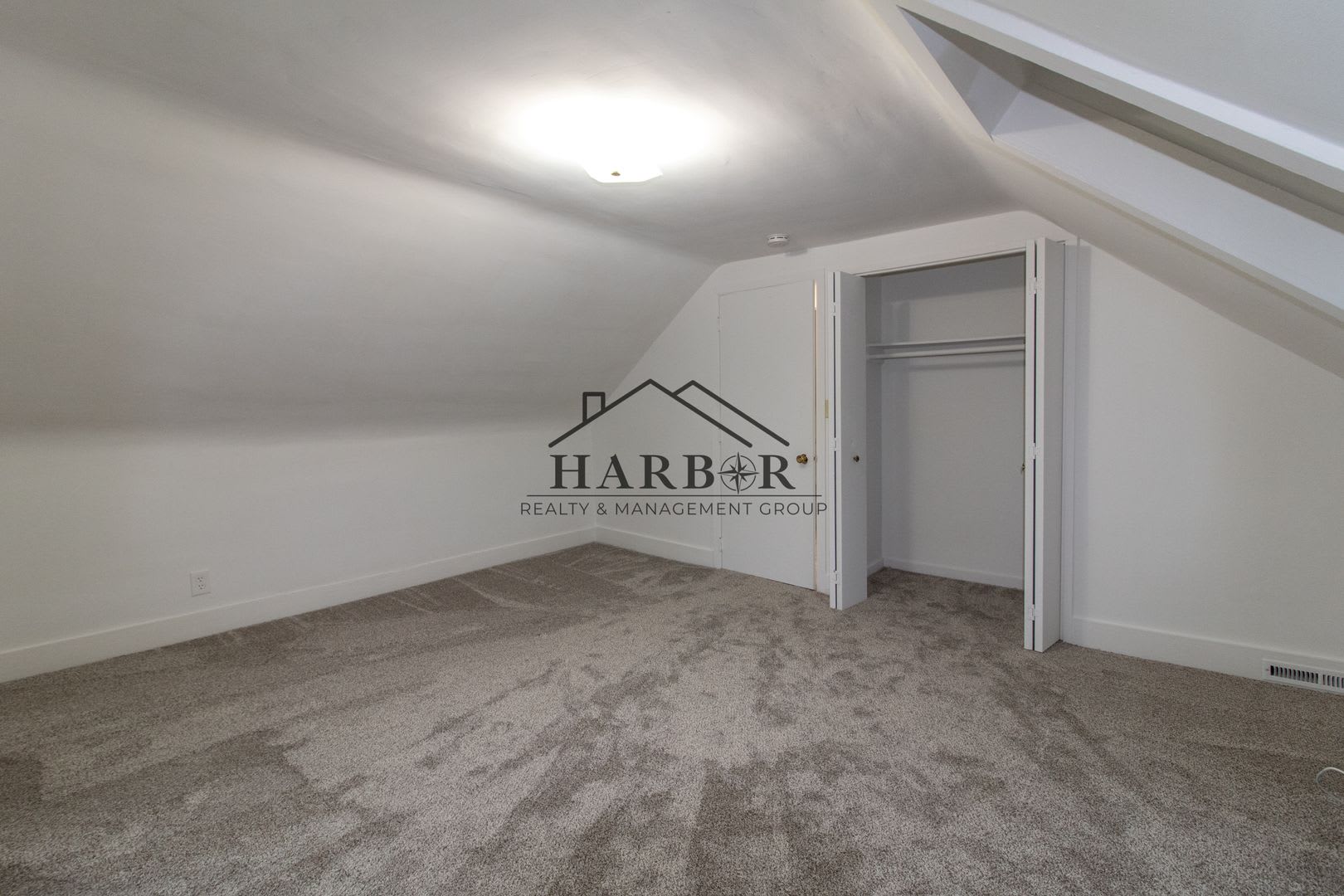 224 9th Ave NW – photo 4