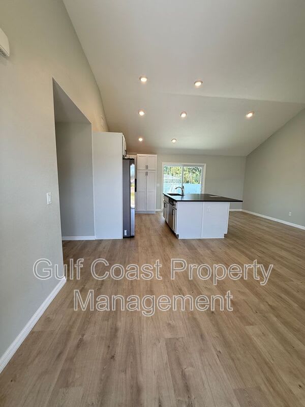 3294 West Price Blvd – photo 3