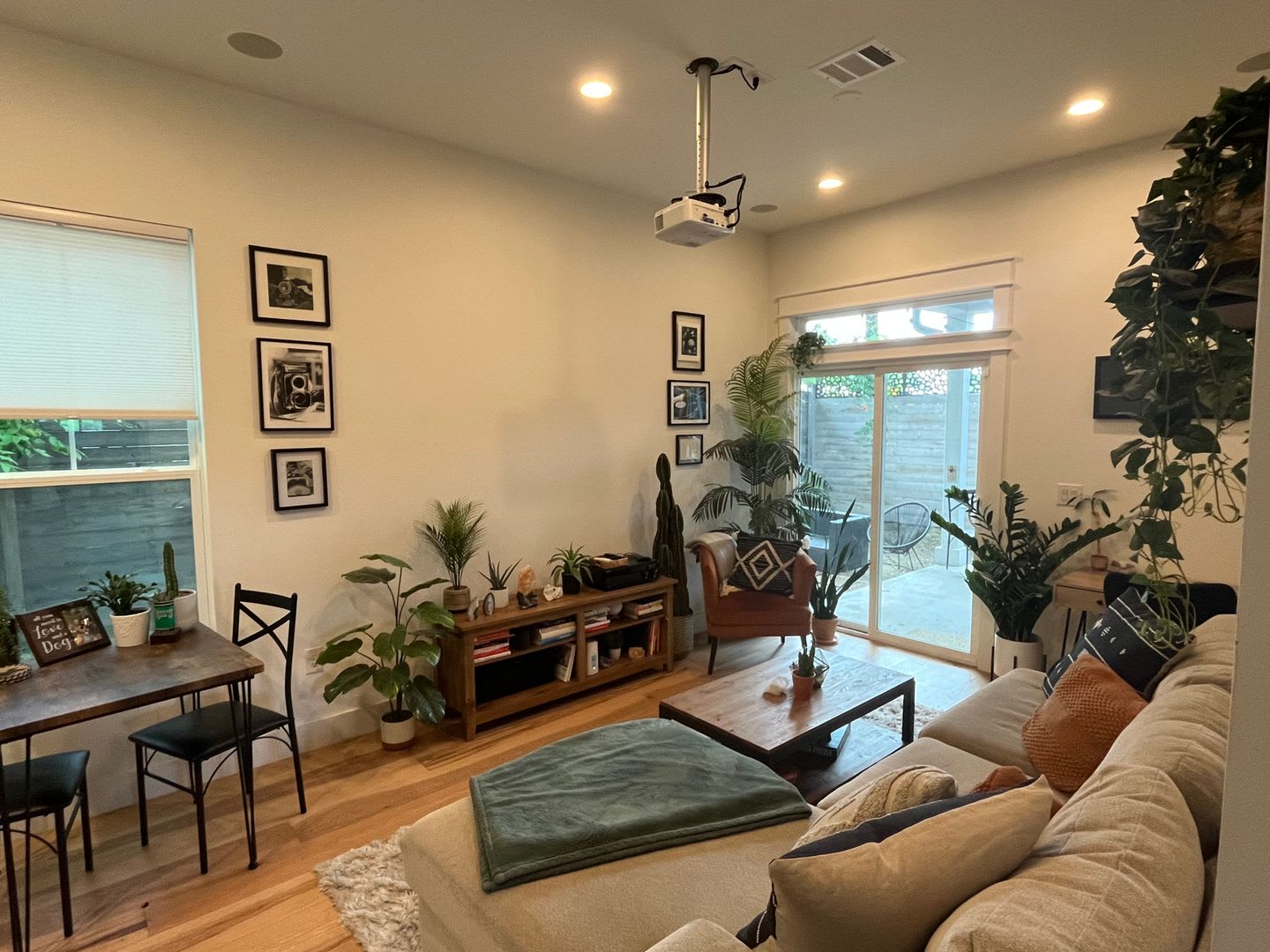 Beautiful 2 bedroom/2.5 bath in the heart of East Austin – photo 5