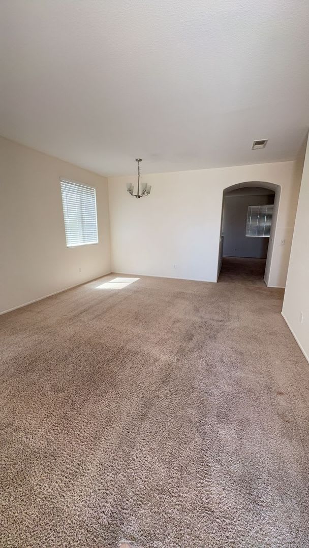 5 BEDROOM VICTORVILLE HOUSE – photo 3