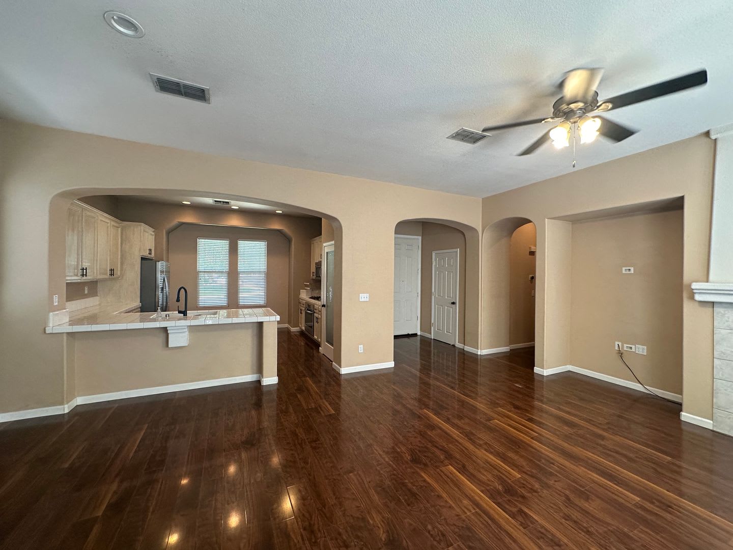 Beautifully upgraded 3 bedroom Home – photo 1