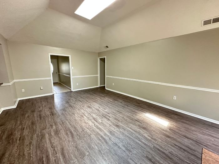 6326 Valleydale Drive – photo 2