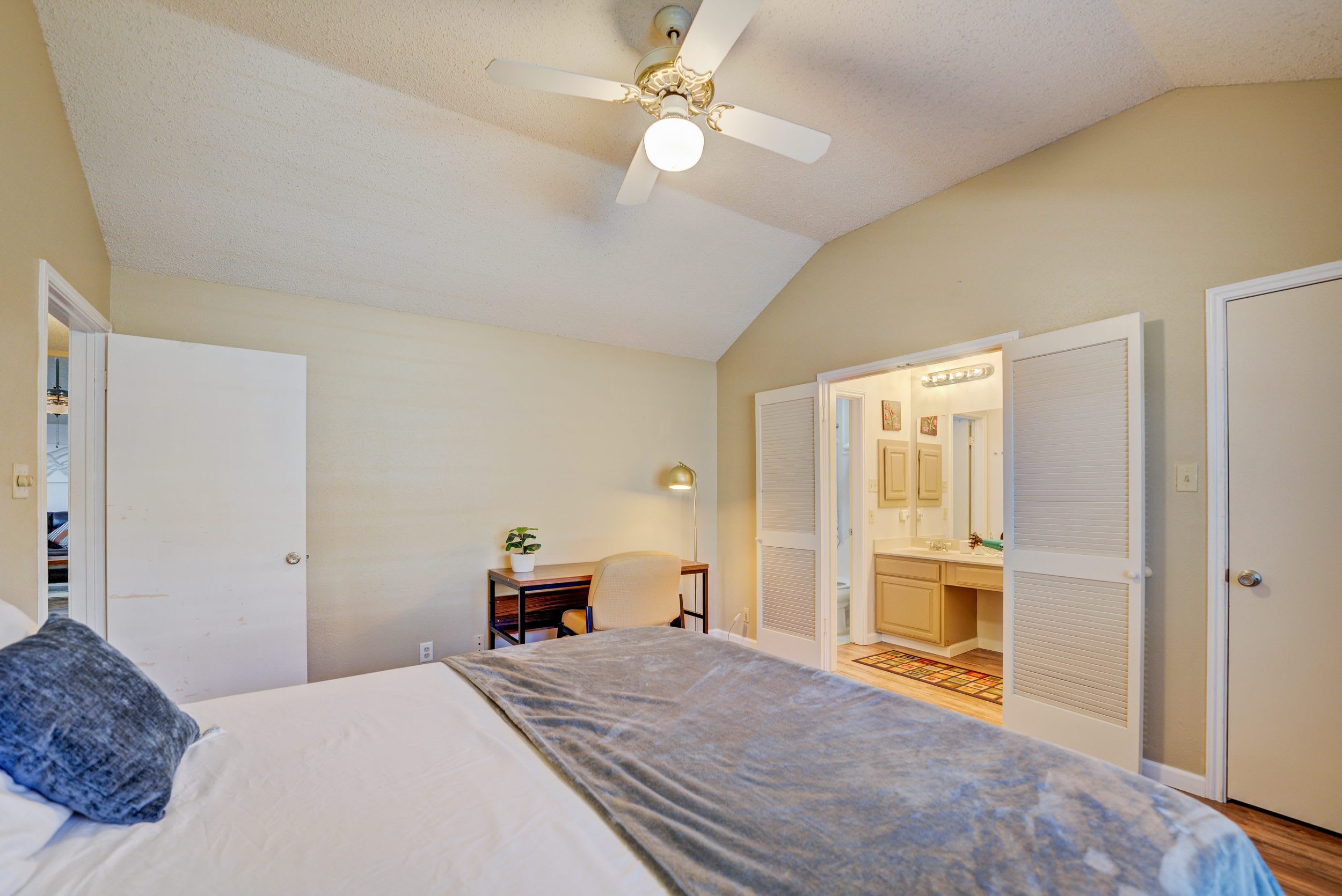 6039 John Chapman – photo 5