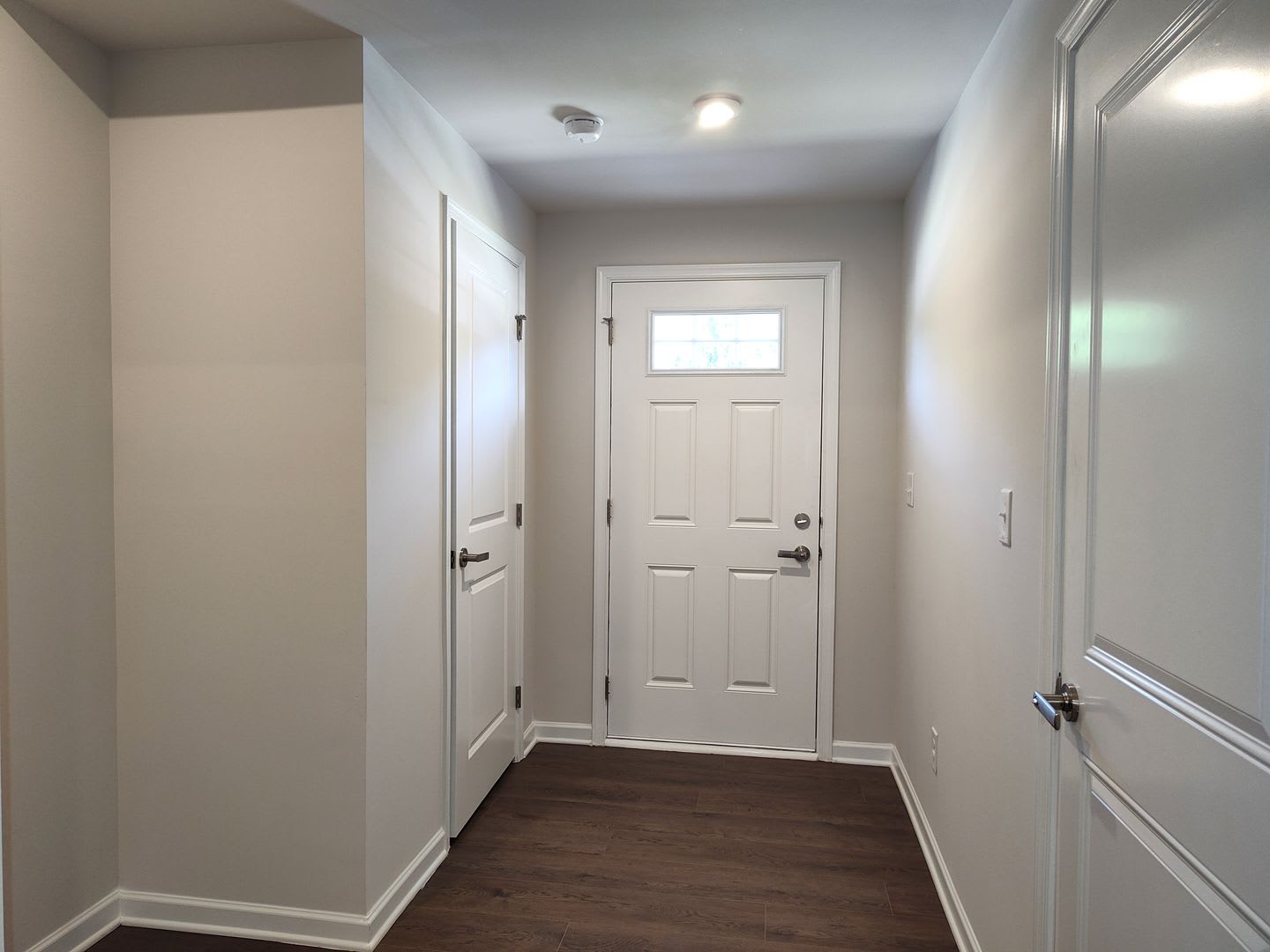 Pristine townhome located in the Cherry Grove Community in Kannapolis NC! – photo 2