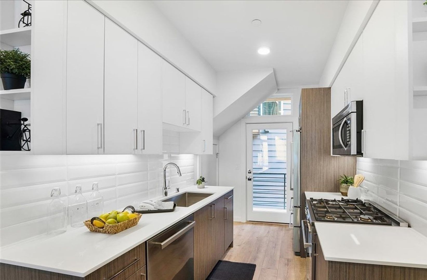Chic Townhome At Green Lake – photo 4