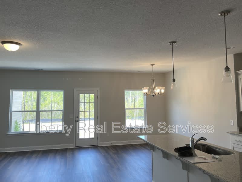 381 Mcclelland Loop NE – photo 2